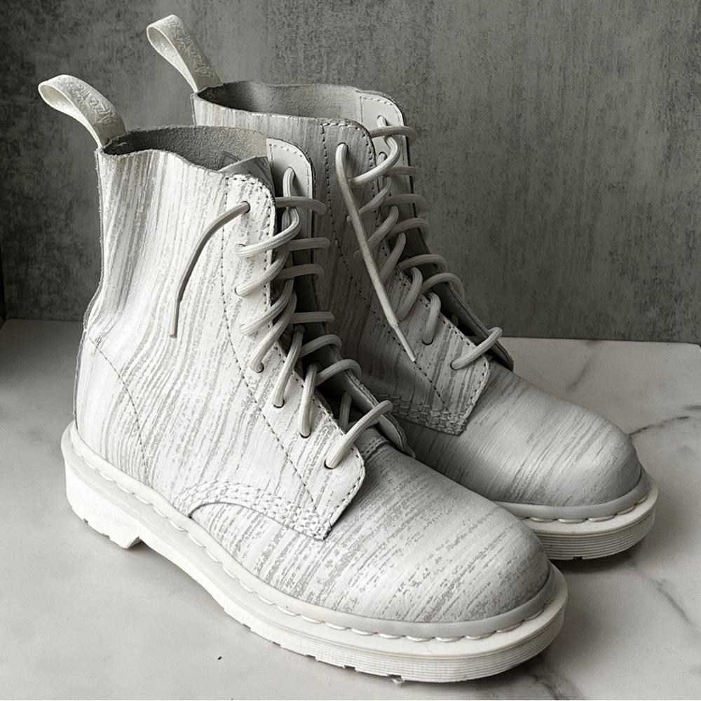 New w/o box Dr. Martens Pascal All White Size 5M/7W